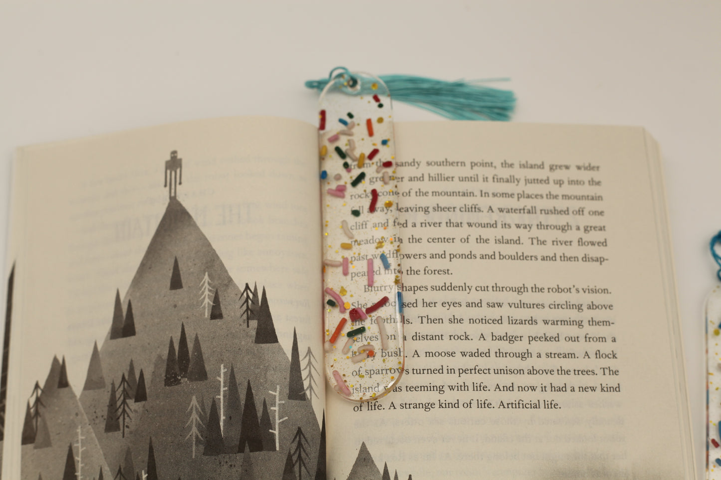 GlowTales™ Bookmarks – Sprinkle in Some Fun Design
