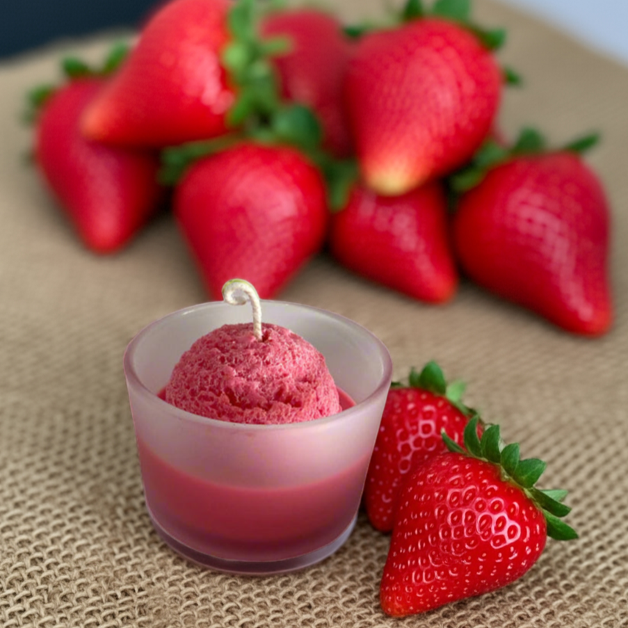 Blush + Bold – Sugared Strawberry Scented Travel Candle – Scoop Me Up™