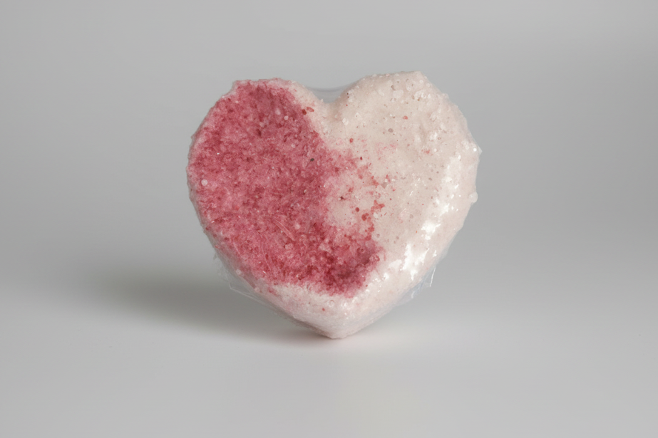 Lasting Impression | Salt-Kissed Berries | Heart-Shaped Bath Bomb