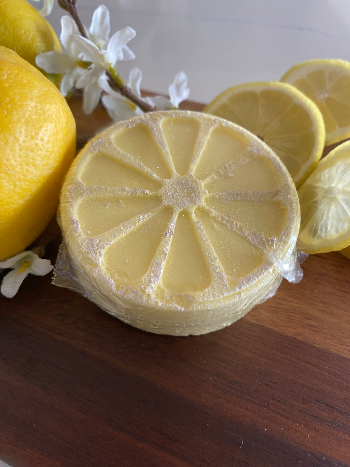 Glow with the Flow – Lemon Sugar Cake Scented Bath Bomb